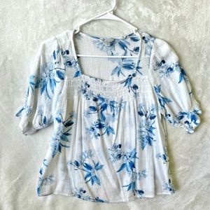 LUCKY 🍀 BRAND ~ Beautiful Floral Blouse ~ Size Medium